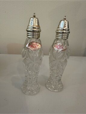 Vintage Artmark 24% Lead Crystal Cut Glass Salt and Pepper Shakers